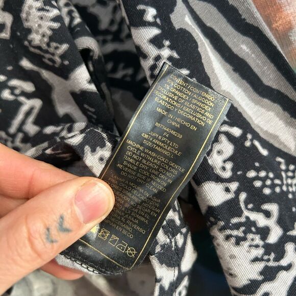 Kardashian Kollection Black and Gray Snake Patterned Long Sleeve Crop Top Large - Picture 4 of 10